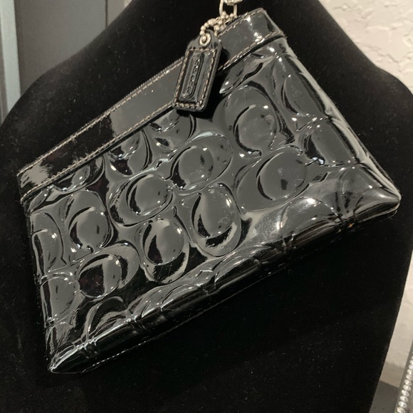 Coach Handbags - Coach Wristlet